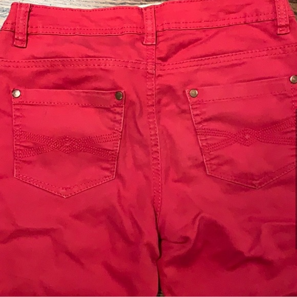 SUKO Red Jean Capris - Picture 4 of 4